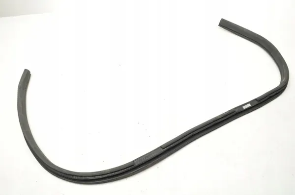 Junta de puerta Mercedes AMG GT OEM A1906970351 - Usado image 5
