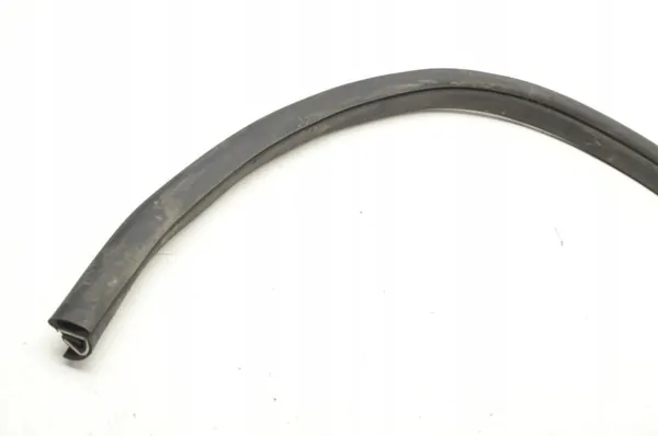 Junta de puerta Mercedes AMG GT OEM A1906970351 - Usado image 8