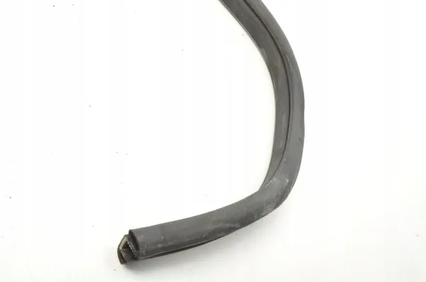 Junta de puerta Mercedes AMG GT OEM A1906970351 - Usado image 9