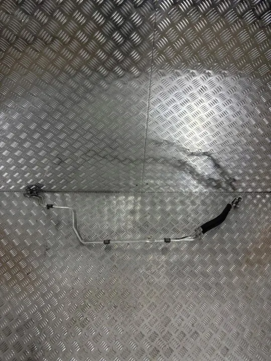 Conduto de óleo Porsche OE 97030708201 - Usado image 4