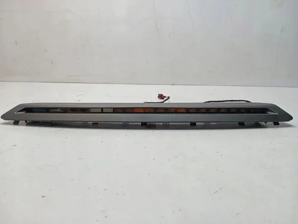 Mercedes-Benz E W213 Drittes Bremslicht OEM A2136946900 image 2