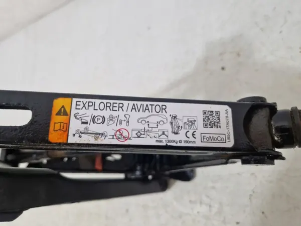 Cric Ford Explorer 2020 OEM LB5C-17A078-AA image 4