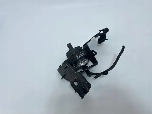 Apuvesipumppu OEM 210118431R Renaultille image 3