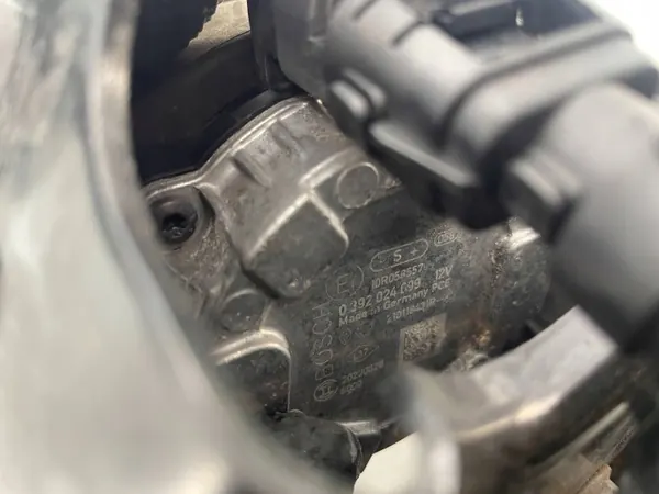 Apuvesipumppu OEM 210118431R Renaultille image 9