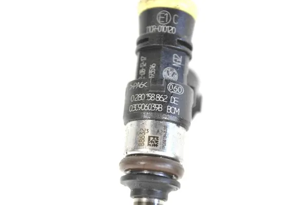 Iniettore VW GOLF VII 1.4L 2015 03C906039B image 5