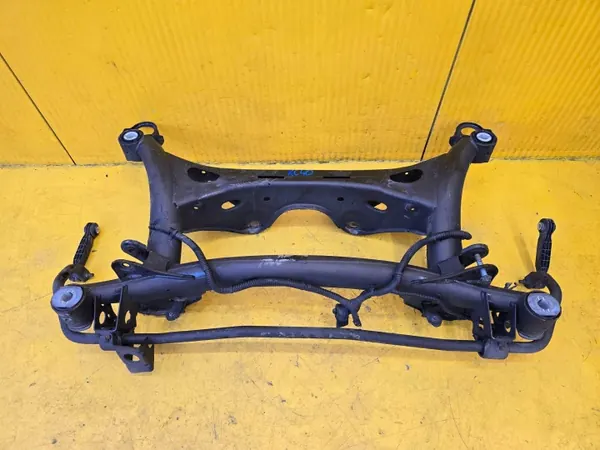 Barra de remolque trasera Volvo XC40 OEM 32221557 image 2