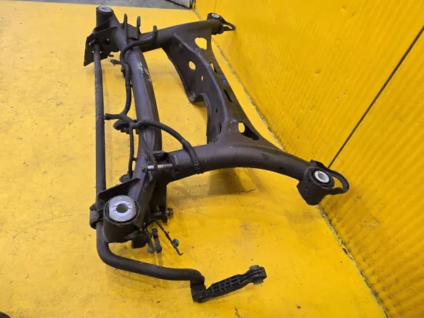 Barra de remolque trasera Volvo XC40 OEM 32221557 image 5