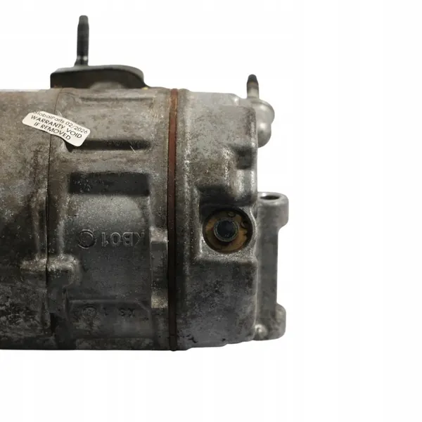 Ford Focus MK3 ilmastointikompressorin pumppu OEM 2069520 image 3