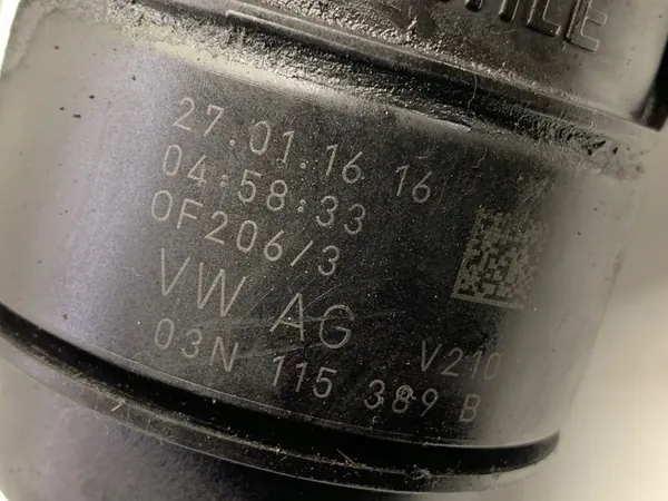 Base de filtre à huile VW Golf VII 1.6 110CV 03N115389B image 4