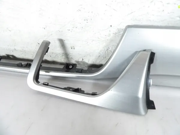 Skoda Rapid Console Sierstrip OEM 5JB 858 134B - Gebruikt image 4