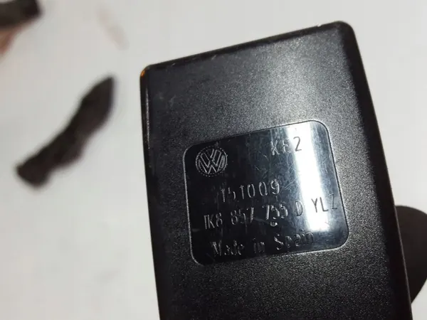 OEM 1K8857755D vasen etuistuimen turvavyön solki image 3
