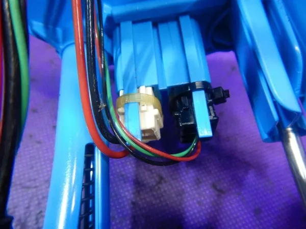 VW TIGUAN I 2.0 TSI 4X4 BRANDSTOFPOMP 5N0919051G image 5