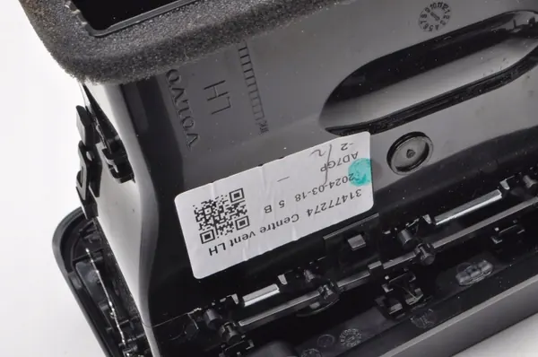 Cadre console radio Volvo XC60 II OEM 31417742 image 9