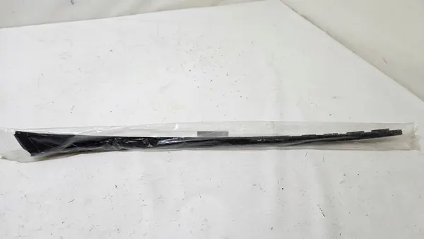 Framruta tätning Hyundai Santa Fe III vänster 861312W000 image 2