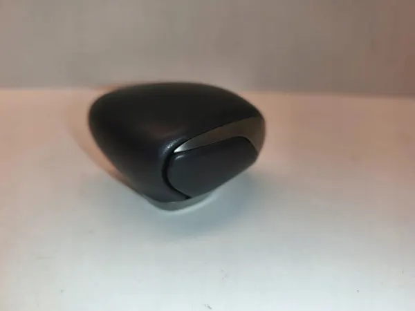 Pomo de cambios Lexus LS OEM 3350450390 - Usado image 3