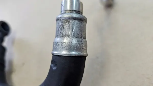 AUDI A4 B6 B7 1.8T Turbo Oljeslang 06B121497B image 3