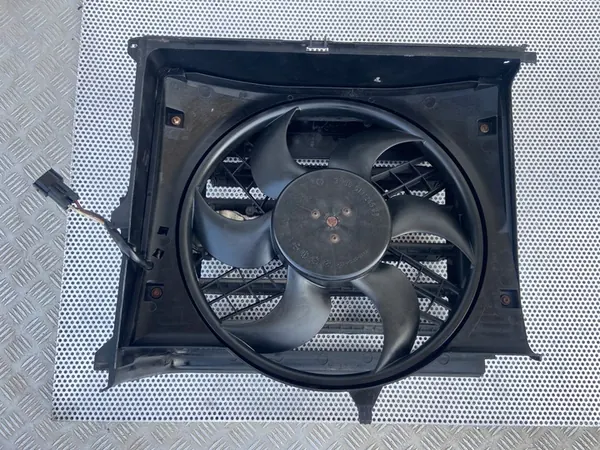 Klimatanläggningsradiatorfläkt BMW E46 LIFT 320D 320i OE image 4