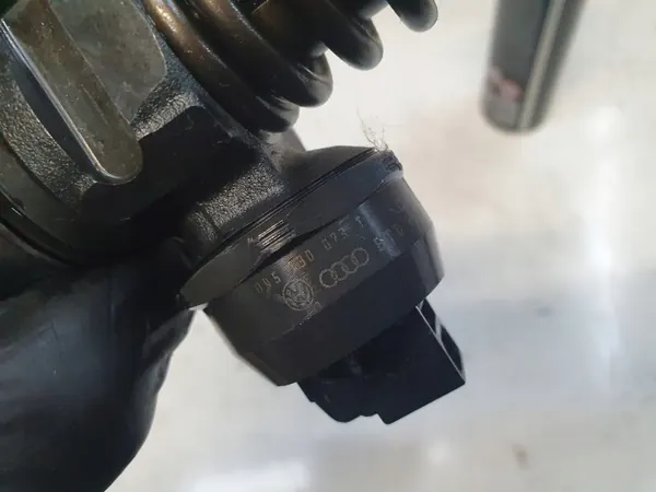 Inyector SKOA FABIIA I 1.4 TDI - Pieza OEM Usada image 4