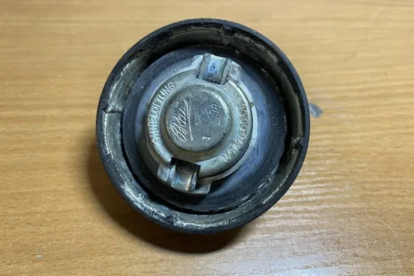 Bouchon de réservoir MERCEDES-BENZ E (W210) 1404700005 image 2