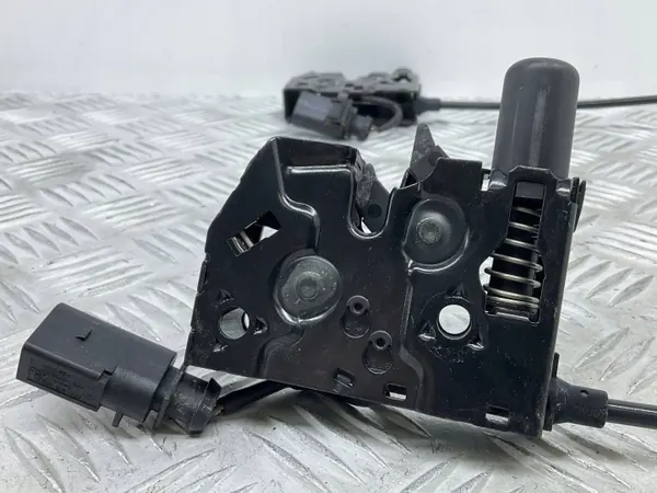 Fecho do capô Audi A3 S3 8V OEM 8V0823531 image 6