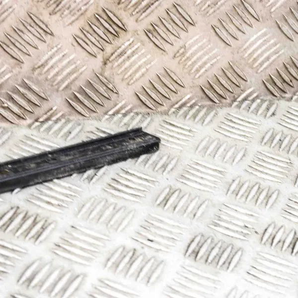 Rivestimento paraurti anteriore sinistro Chevrolet Camaro 6.2L OEM 92238867 image 5