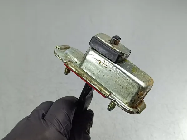 Limitador de porta traseira KIA Stinger 2020 image 2