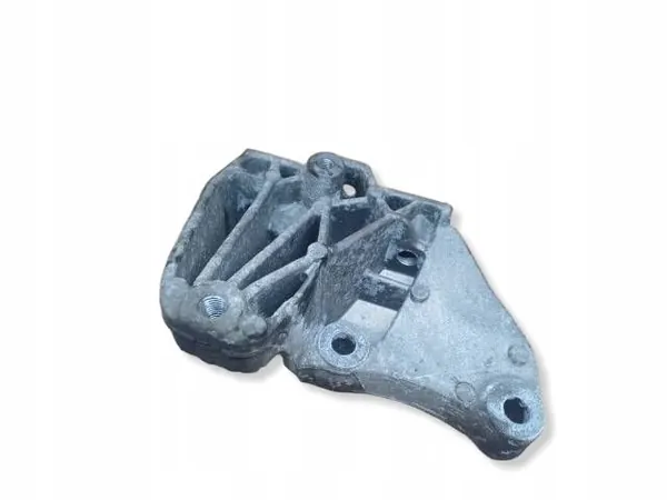 VW SKODA Vaihteiston Kiinnike OEM 1K0199117CK Käytetty image 2