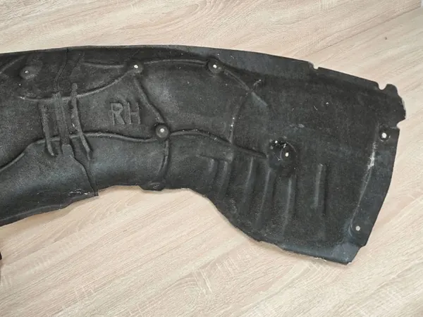 BMW G26 Oikea takapyöränkaari OEM 8738050 image 3