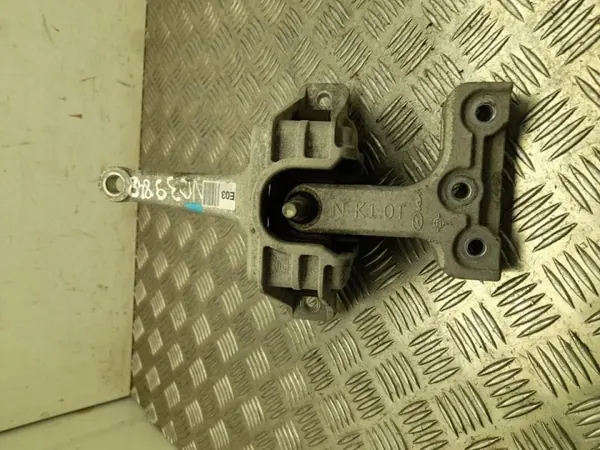 Hyundai Kona Motorfäste Höger OEM 21810-BE000 image 2
