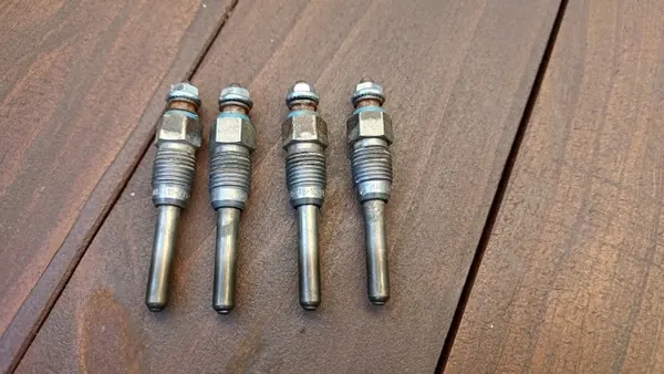 OEM 11721113 Wasserheizkerze für Renault Transporter image 2