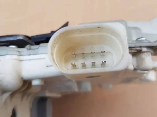 Hintere Linke Türschloss / SEAT LEON II / OEM 1P0839015 image 3