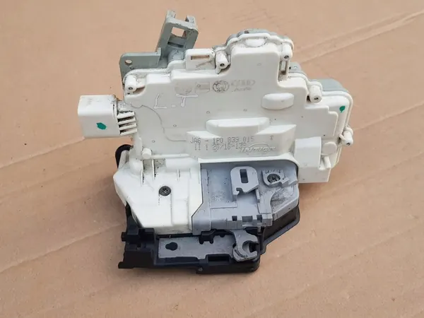 Hintere Linke Türschloss / SEAT LEON II / OEM 1P0839015 image 5