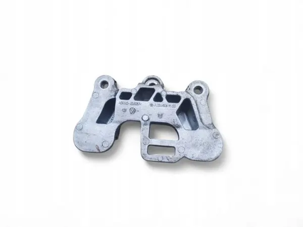 Mercedes-Benz GLC Jäähdyttimen kiinnityspaneeli OEM A2640901100 image 4