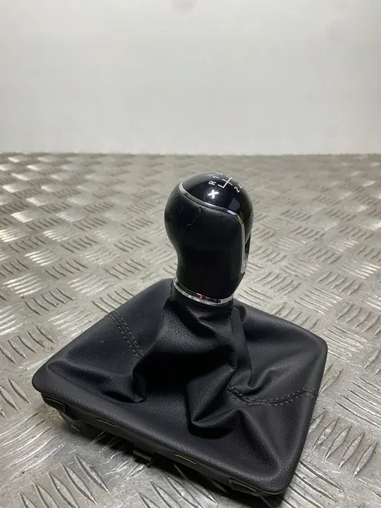Funda de freno de mano SEAT OEM 576711113DDGZ - Usado image 4