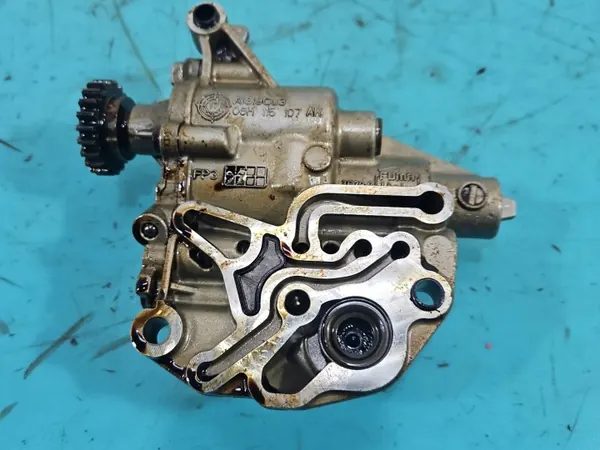 Pompe à huile d'occasion OEM 06H115105 pour Audi A4 B9 2.0 TFSI image 5