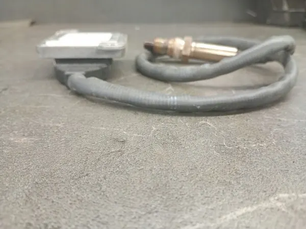 Capteur NOx Mercedes-Benz C W205 A0009059404 image 3