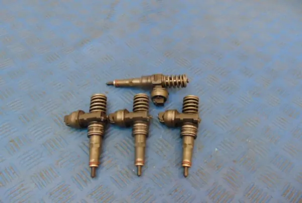 Skoda Fabia I 1.9D Diesel Injector Set OEM 0414720037 image 2