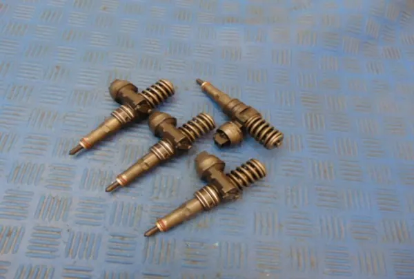 Skoda Fabia I 1.9D Diesel Injector Set OEM 0414720037 image 4