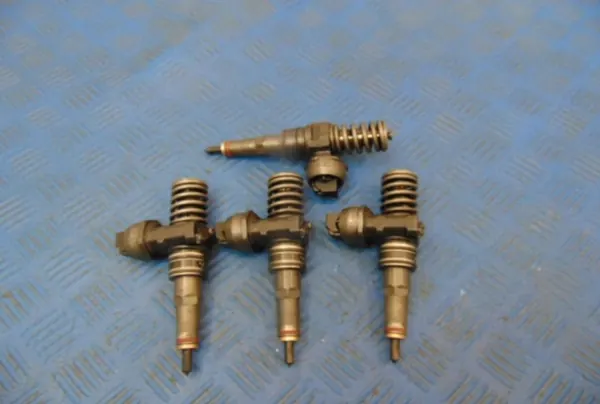Skoda Fabia I 1.9D Diesel Injector Set OEM 0414720037 image 5