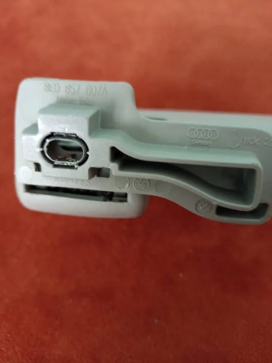 Pega traseira Audi A4 B6 OEM 8E0857607A image 6