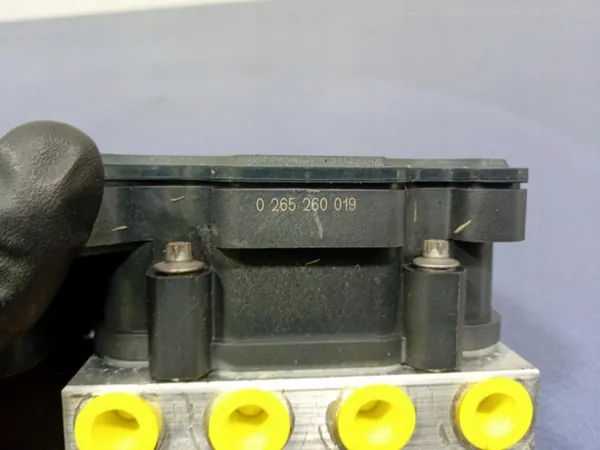 Pompe ABS OEM 44510-0H020 pour Citroen C1 2012-2014 image 7
