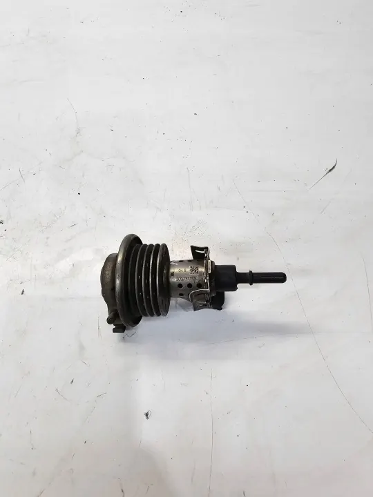 OEM 3C0131113C AdBlue-injektor för 2.0 TDI image 4