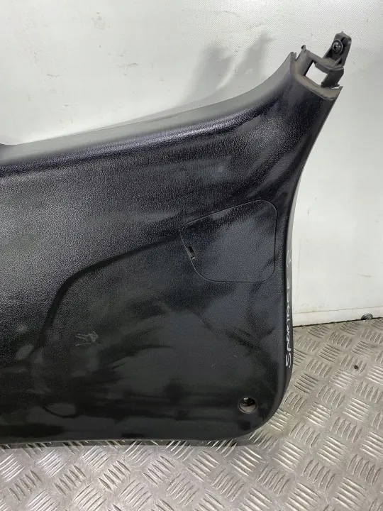 Moldura maletero Kia Sportage OEM FBZ20995 - Usado image 4