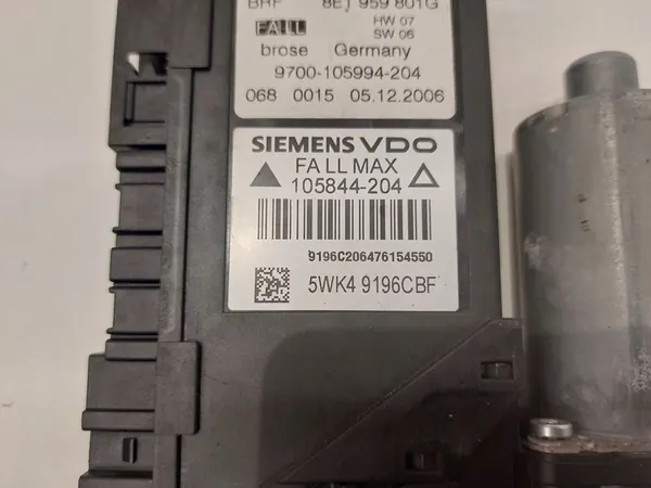 Audi A4 S4 B7 2006 Etuvasen ikkunan säätölaite image 4