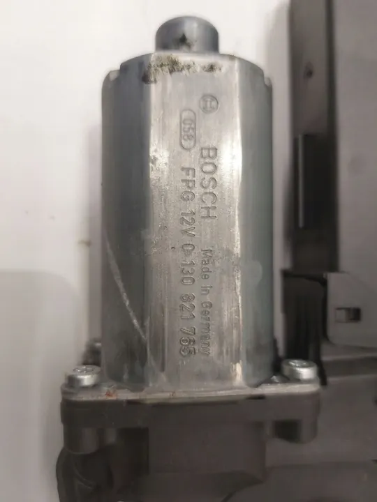 Audi A4 S4 B7 2006 Etuvasen ikkunan säätölaite image 5