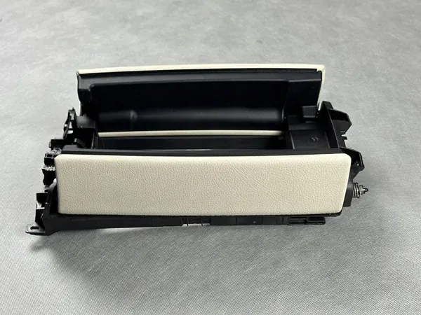 Accoudoir central OEM 1358450 pour Mercedes Classe A image 3
