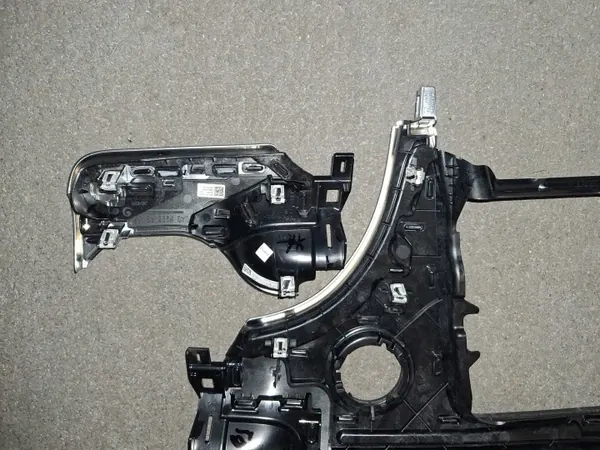 Mercedes Console Bekleding OEM A2066809802 - Gebruikt image 3