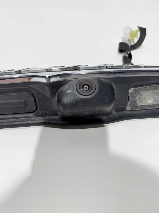 Maserati Ghibli Bagageutrymme Kromlist OEM 670010758 image 5