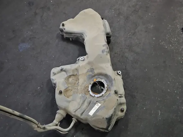 Brandstoftank OEM 8W0201021CQ voor Audi A4 B9 2.0 TFSI image 3