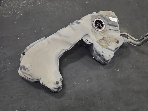 Brandstoftank OEM 8W0201021CQ voor Audi A4 B9 2.0 TFSI image 7